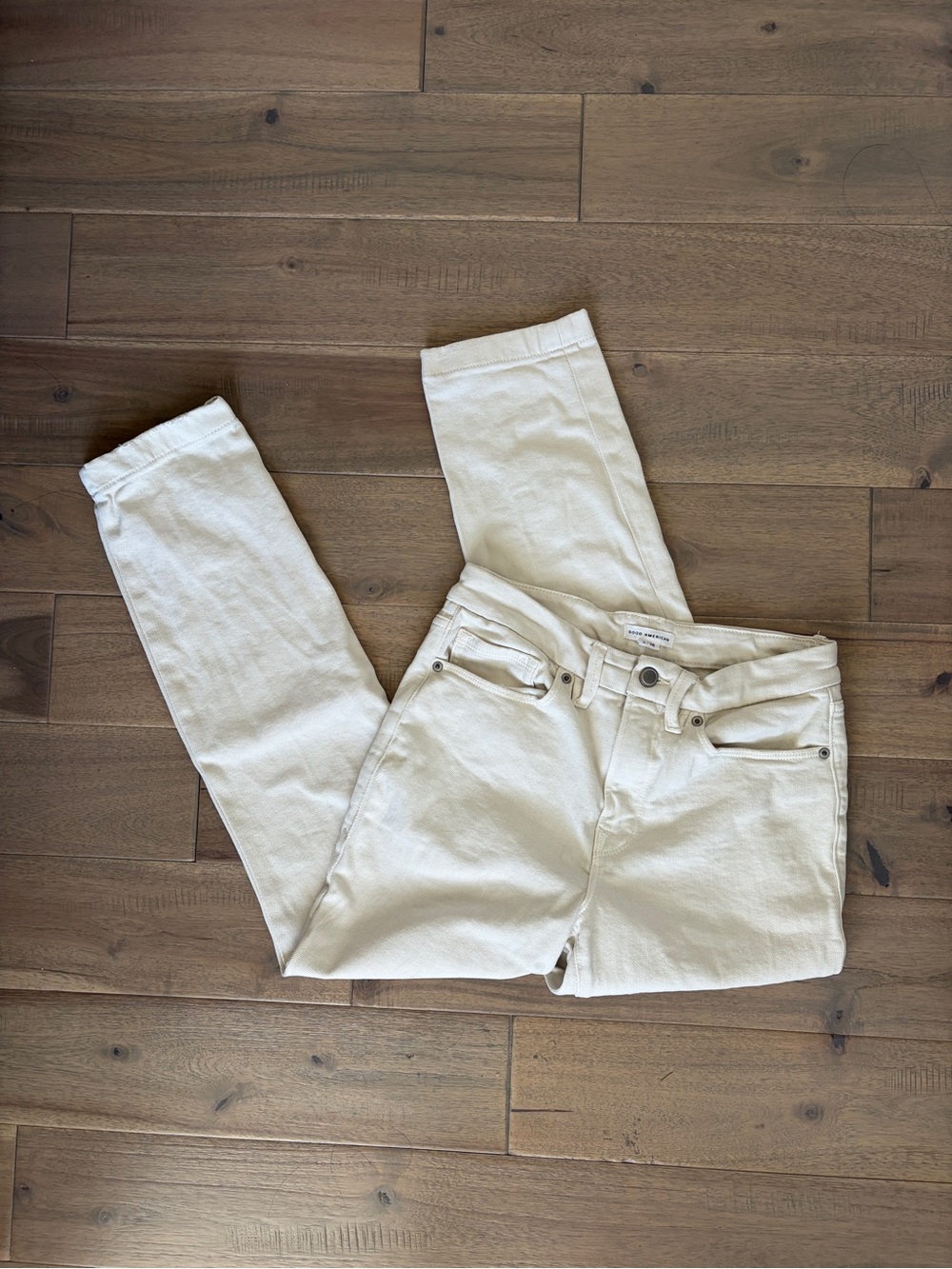 Good American high-rise straight-leg bone-colored jeans 2/26